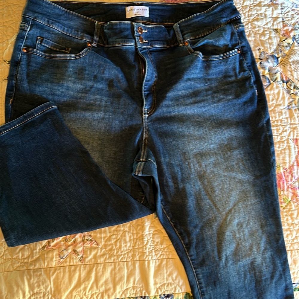 Casual Lane Bryant below the knee shorts. Size 22. EUC. No noted flaws.